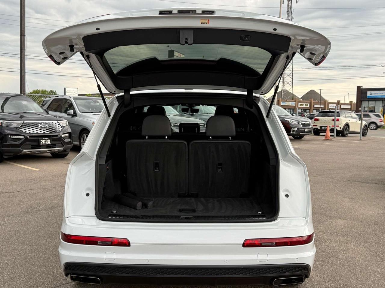 2017 Audi Q7 Technik S-Line  ACCIDENT FREE 1-OWNER 21 RIMS MINT Photo