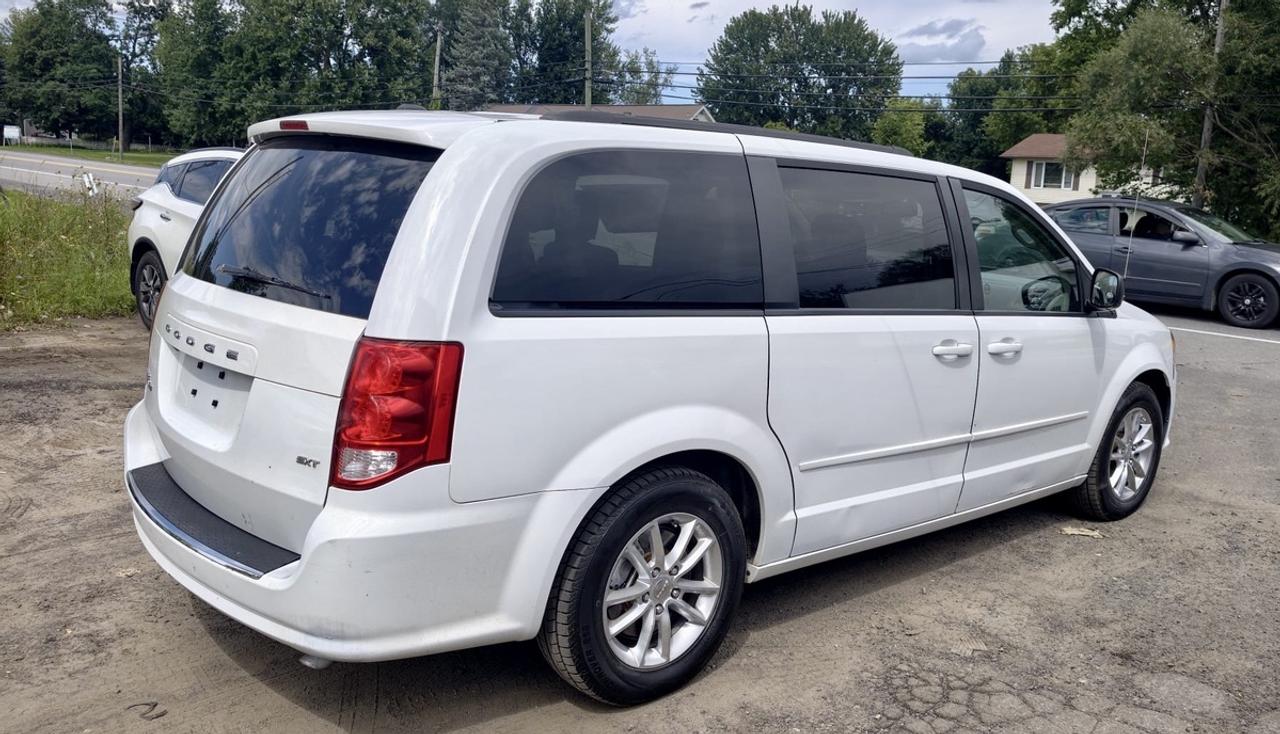 2016 Dodge Grand Caravan SE Photo3