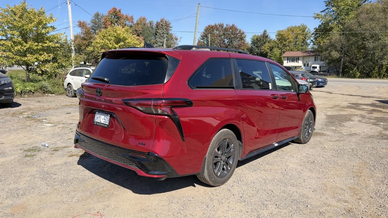 2026 Toyota Sienna Hybrid XSE Photo