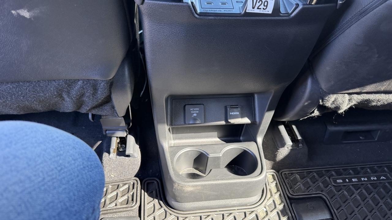 2026 Toyota Sienna Hybrid XSE Photo
