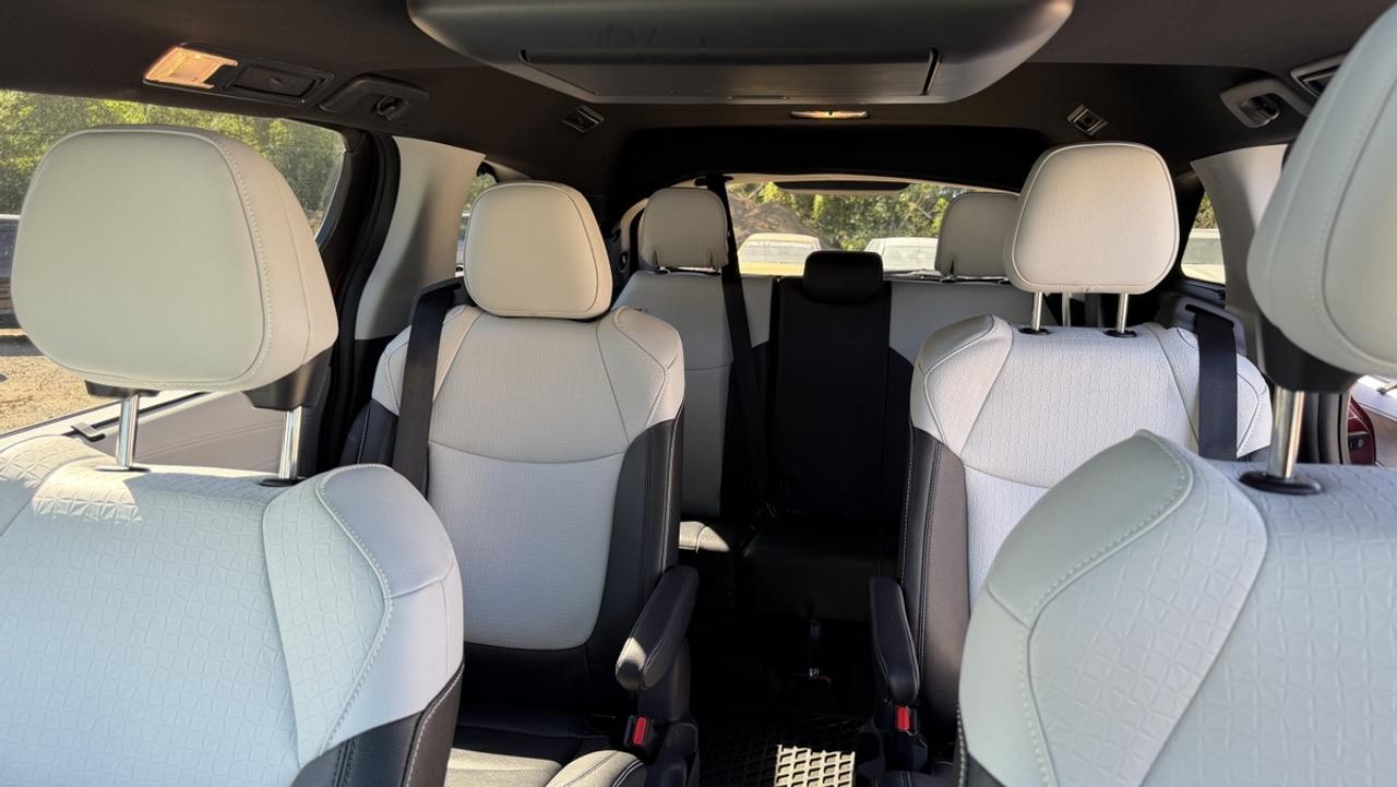 2026 Toyota Sienna Hybrid XSE Photo