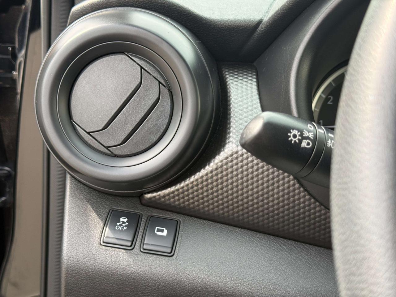 2019 Nissan Kicks S   NO ACCIDENT   ONE OWNER Photo