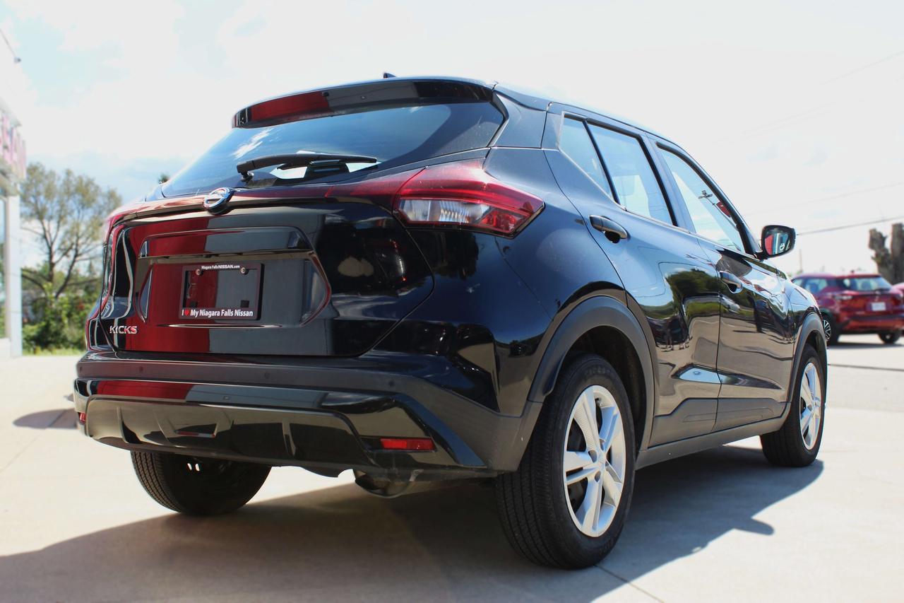 2021 Nissan Kicks S Photo4