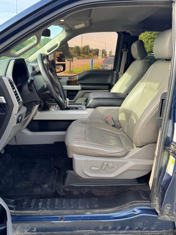2016 Ford F-150 Lariat Photo