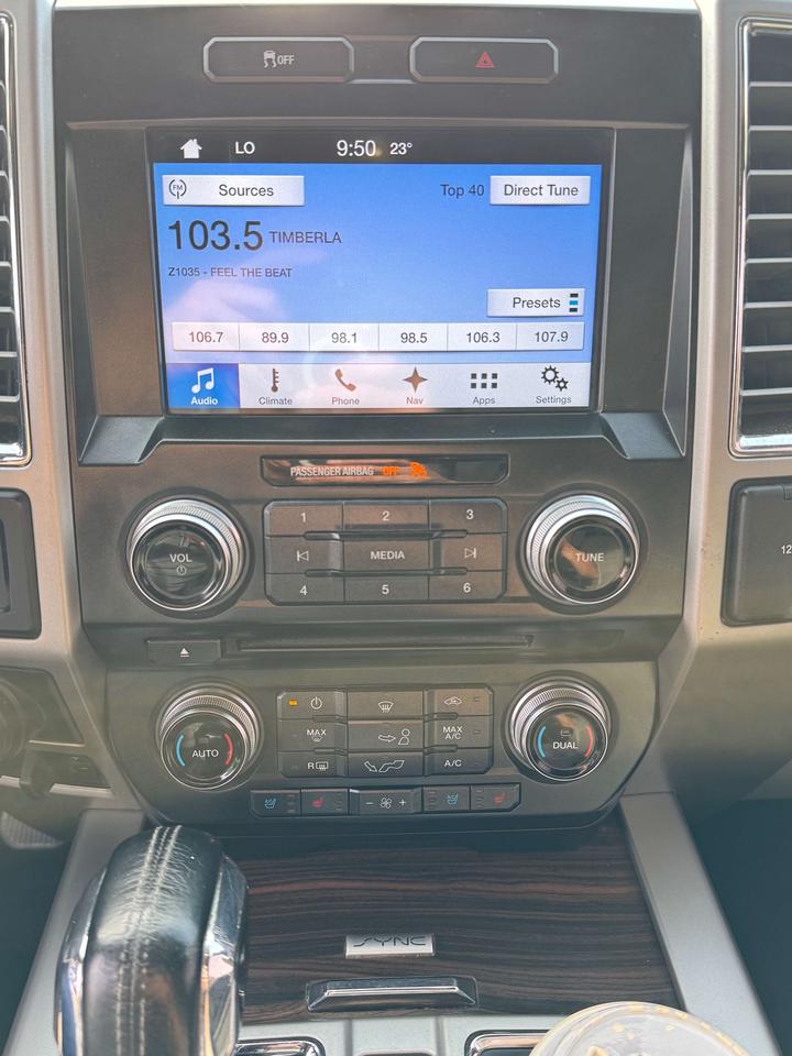 2016 Ford F-150 Lariat Photo