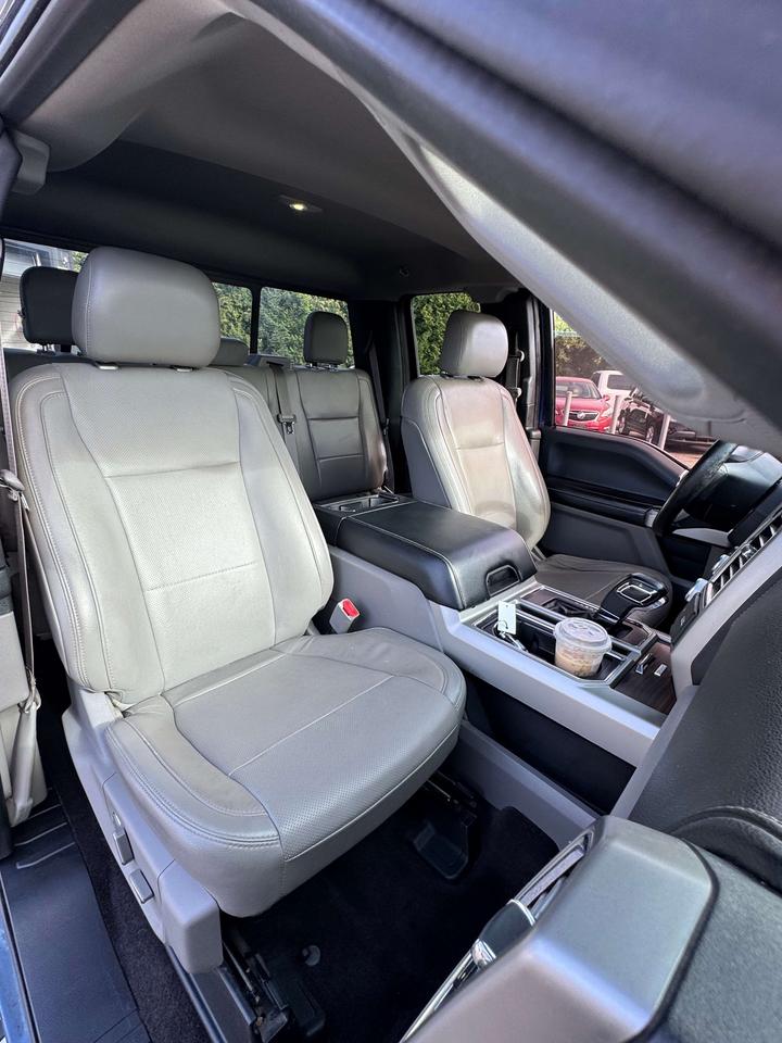 2016 Ford F-150 Lariat Photo