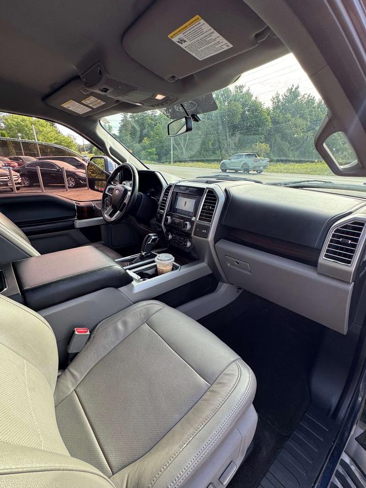 2016 Ford F-150 Lariat Photo
