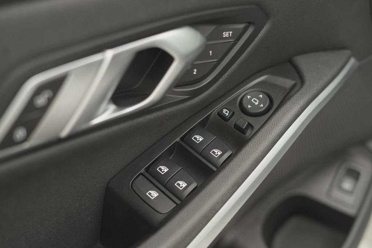 2020 BMW 3 Series 330i Remote Starter Sunroof  Summer & Winter Tire. Photo