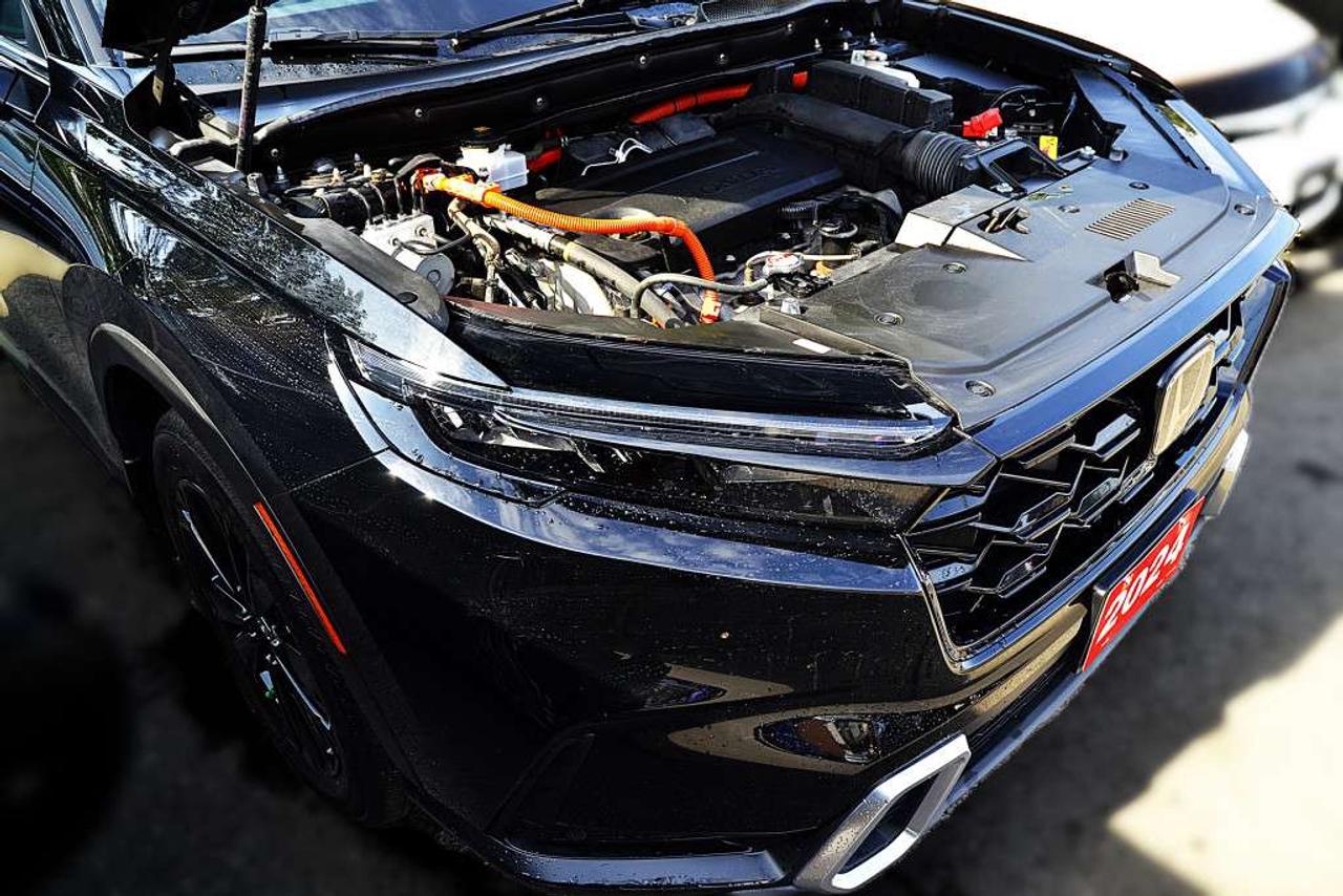 2024 Honda CR-V Touring 4dr All Wheel Drive CVT Photo