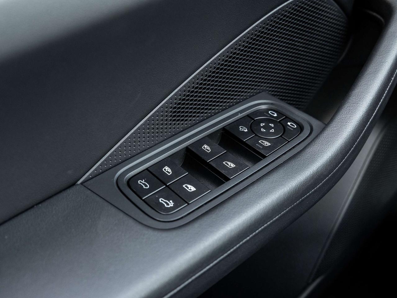2024 Porsche Macan Electric 4   2YR Porsche Ext. Warranty Included. Photo