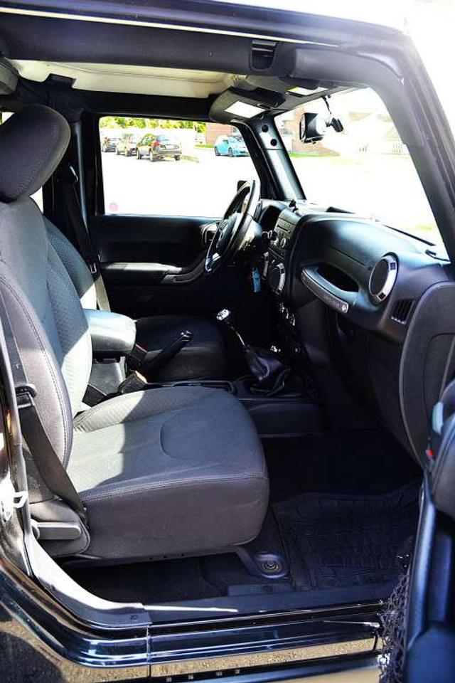 2016 Jeep Wrangler 4WD 4dr Willys Wheeler Photo