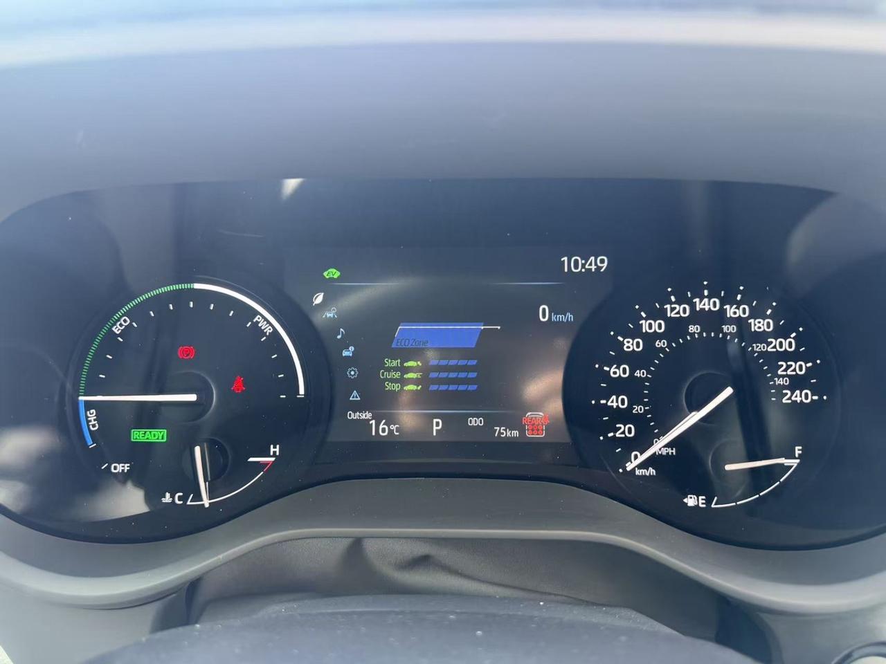 2026 Toyota Sienna LE Hybrid AWD Photo