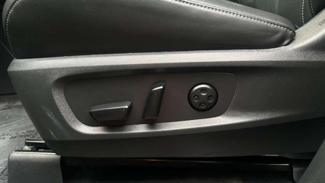 2025 Infiniti QX60 PURE All-wheel Drive Panoramic Sunroof Leather Seats. Photo