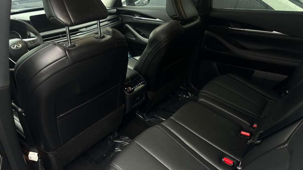 2025 Infiniti QX60 PURE All-wheel Drive Panoramic Sunroof Leather Seats. Photo
