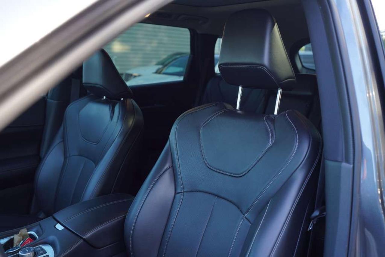 2025 Infiniti QX60 PURE All-wheel Drive Panoramic Sunroof Leather Seats. Photo