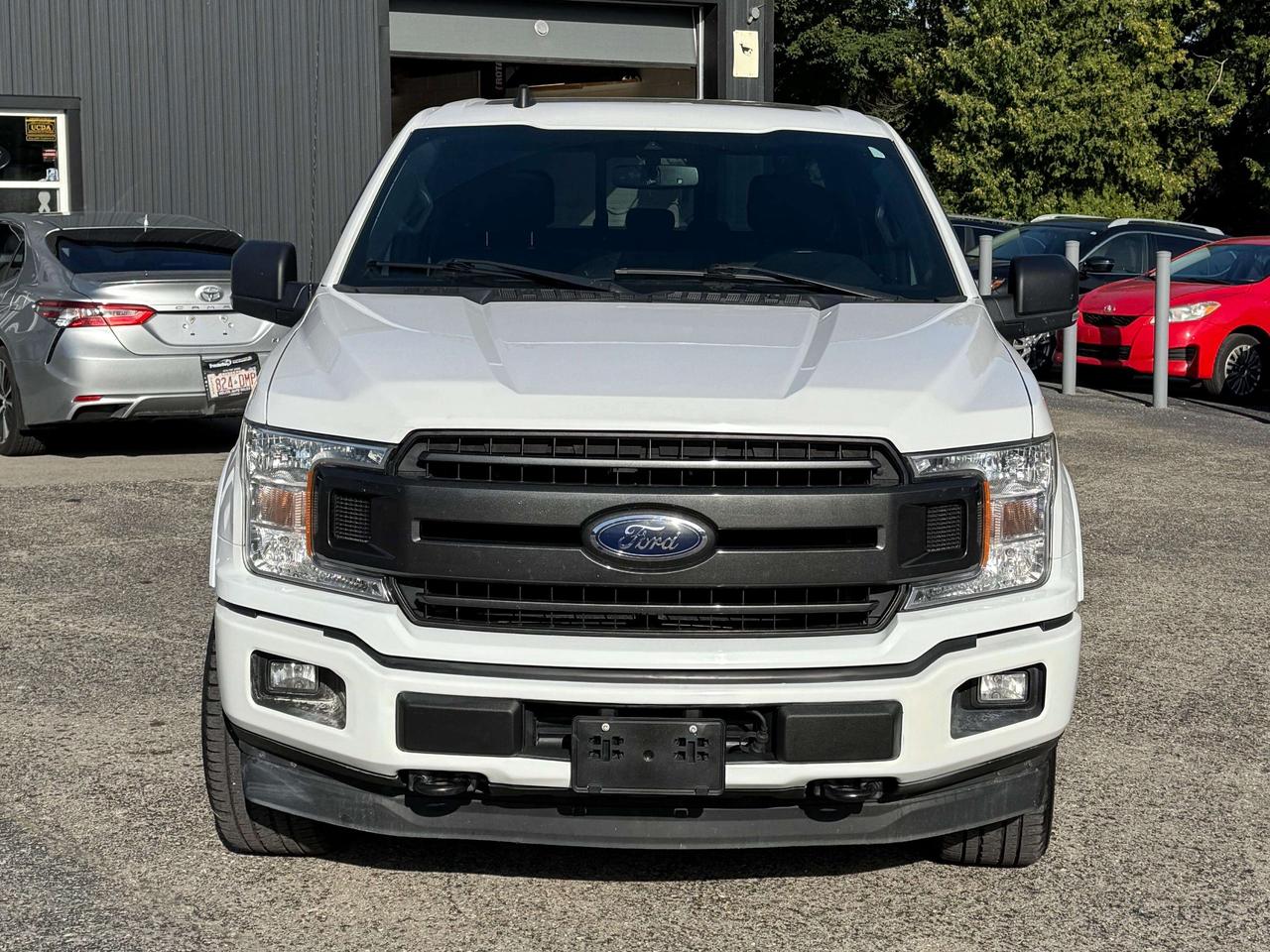 2019 Ford F-150 XLT SPORT Photo2