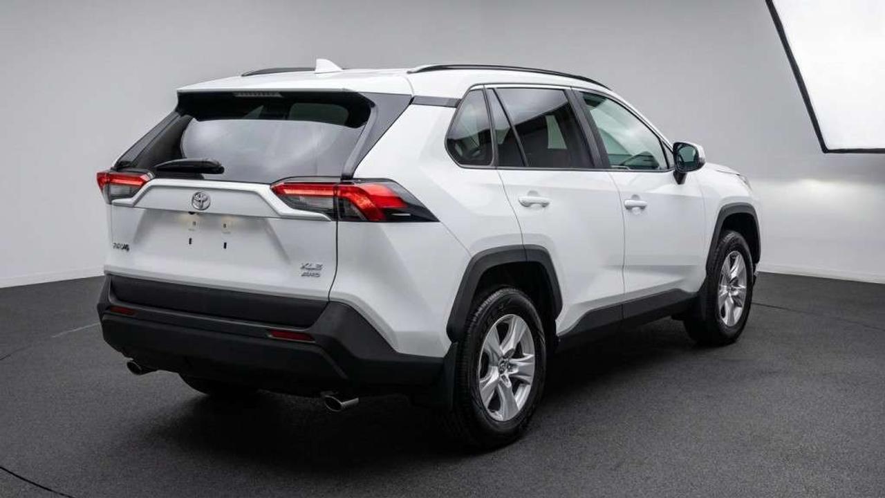 2020 Toyota RAV4 XLE AWD SUNROOF KEYLESS ENTRY Photo