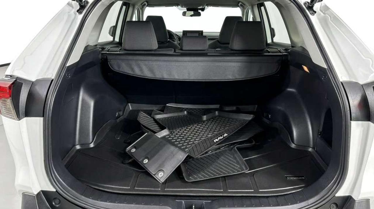 2020 Toyota RAV4 XLE AWD SUNROOF KEYLESS ENTRY Photo