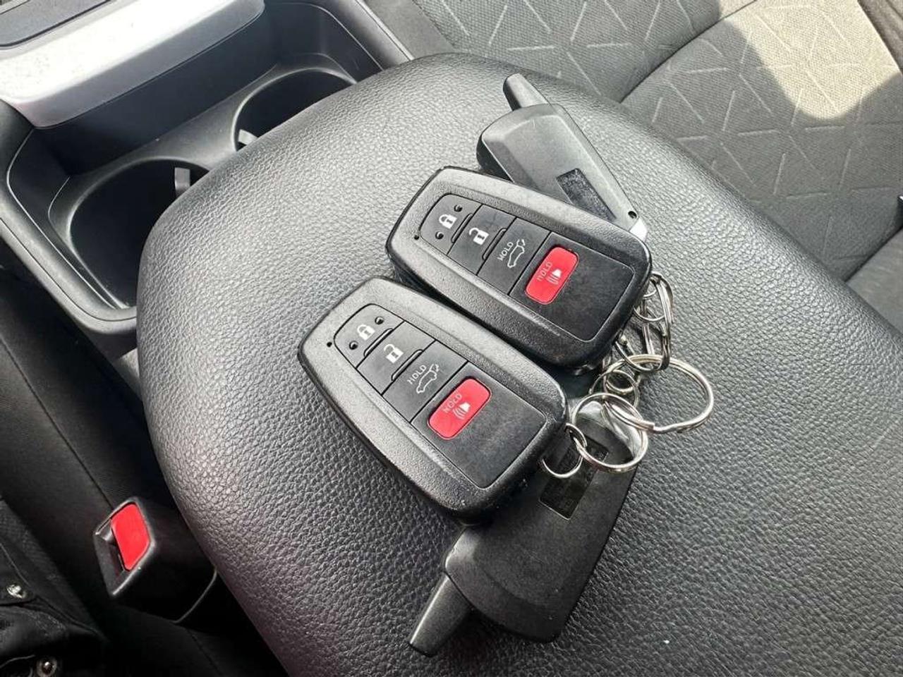 2020 Toyota RAV4 XLE AWD SUNROOF KEYLESS ENTRY Photo