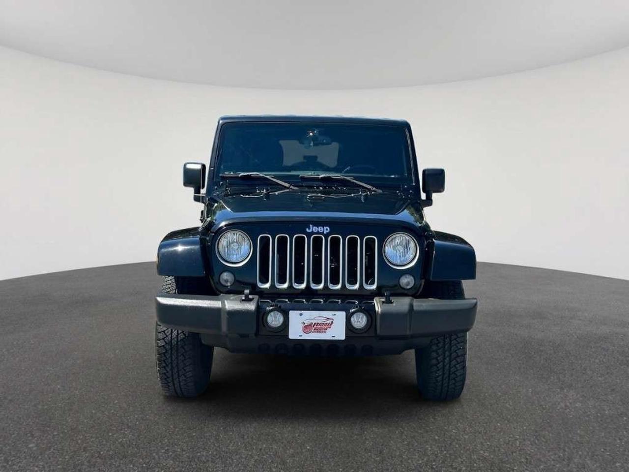 2018 Jeep Wrangler Unlimited Sahara 4dr SUV 4WD (3.6L 6cyl 6M) Photo5