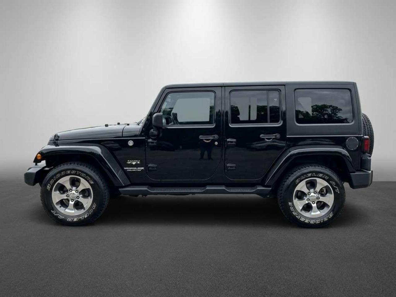 2018 Jeep Wrangler Unlimited Sahara 4dr SUV 4WD (3.6L 6cyl 6M) Photo