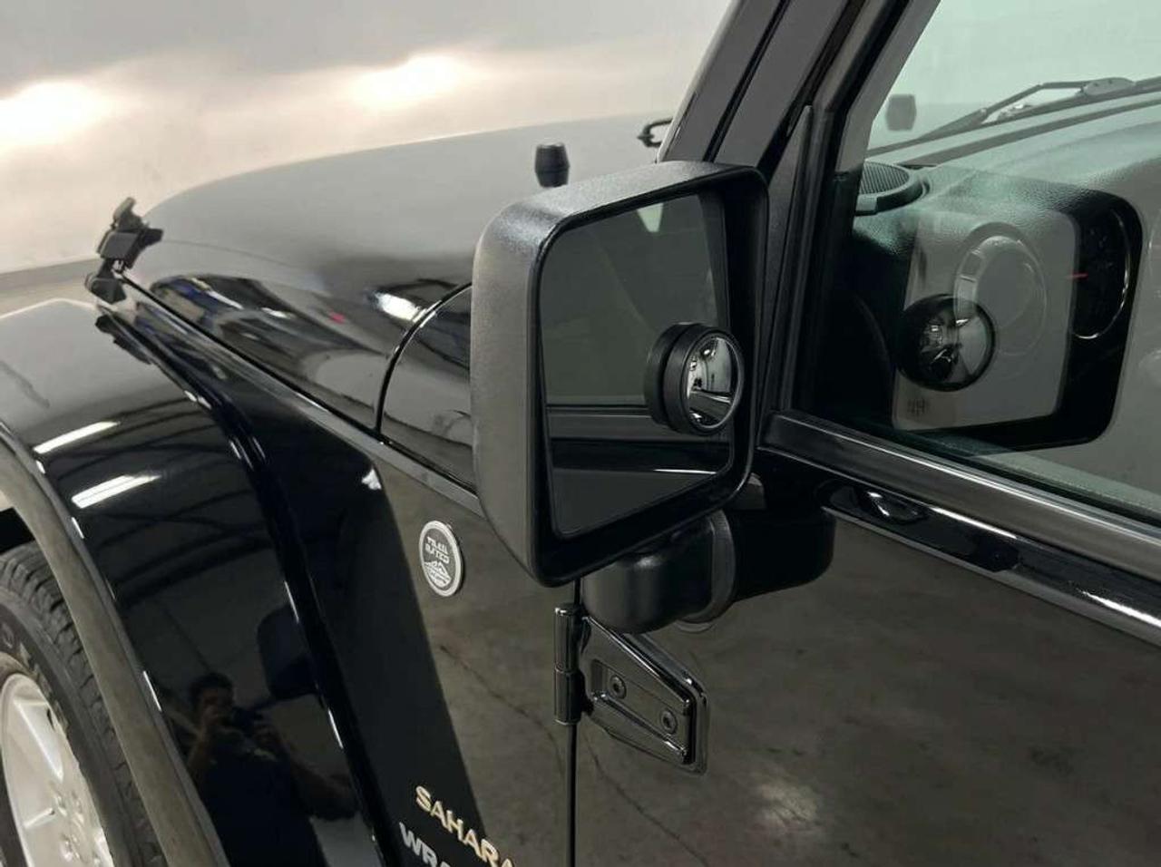 2018 Jeep Wrangler Unlimited Sahara 4dr SUV 4WD (3.6L 6cyl 6M) Photo
