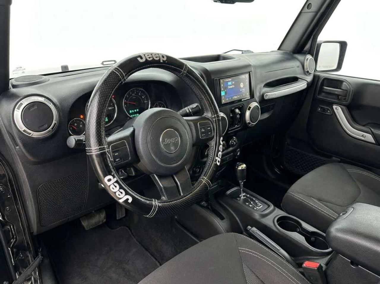 2018 Jeep Wrangler Unlimited Sahara 4dr SUV 4WD (3.6L 6cyl 6M) Photo