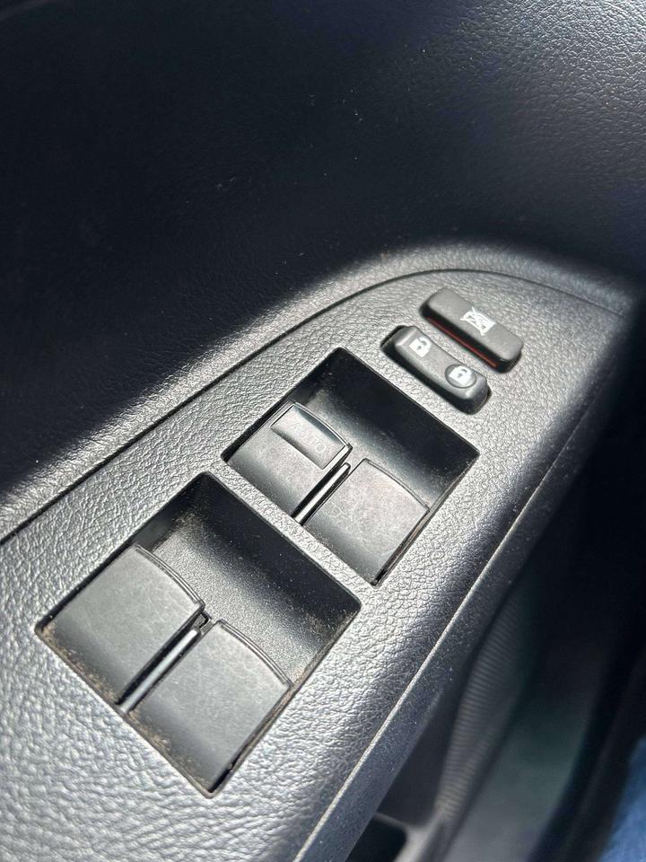 2013 Toyota Highlander LEATHER   SUNROOF   AWD   7 PASSANGER Photo