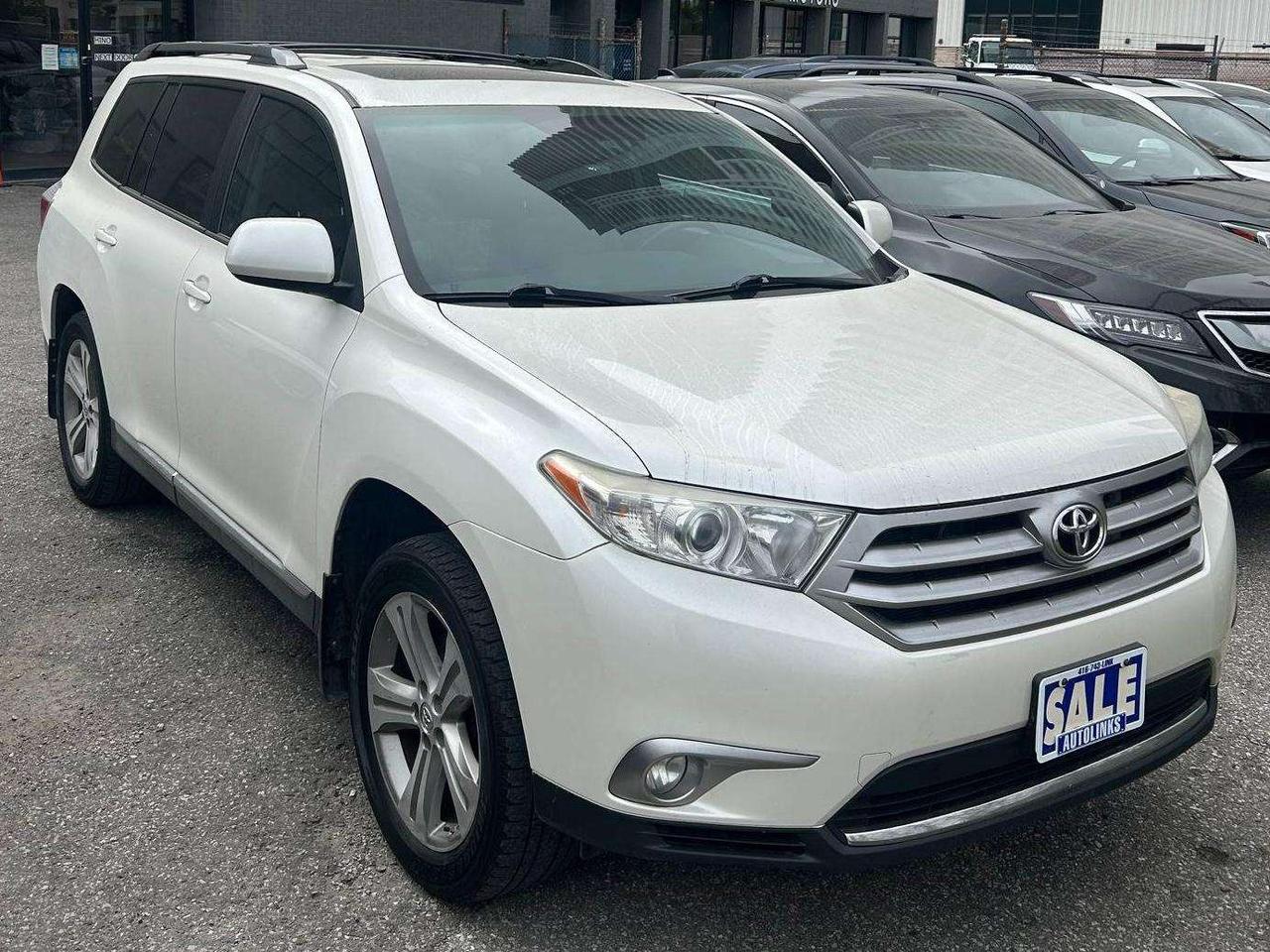 2013 Toyota Highlander LEATHER   SUNROOF   AWD   7 PASSANGER Photo