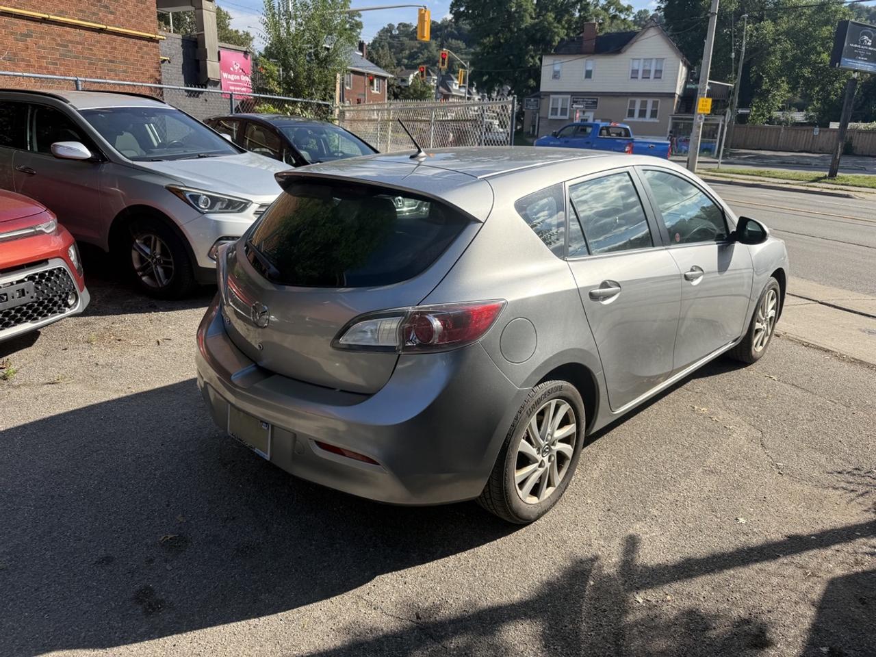 2013 Mazda MAZDA3 I Sport Photo