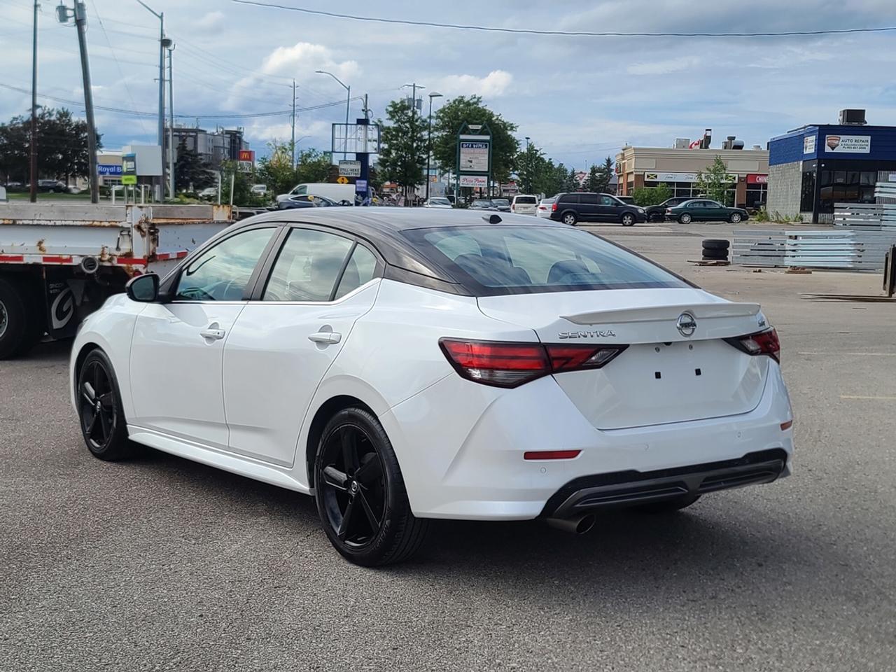 2022 Nissan Sentra SR Photo