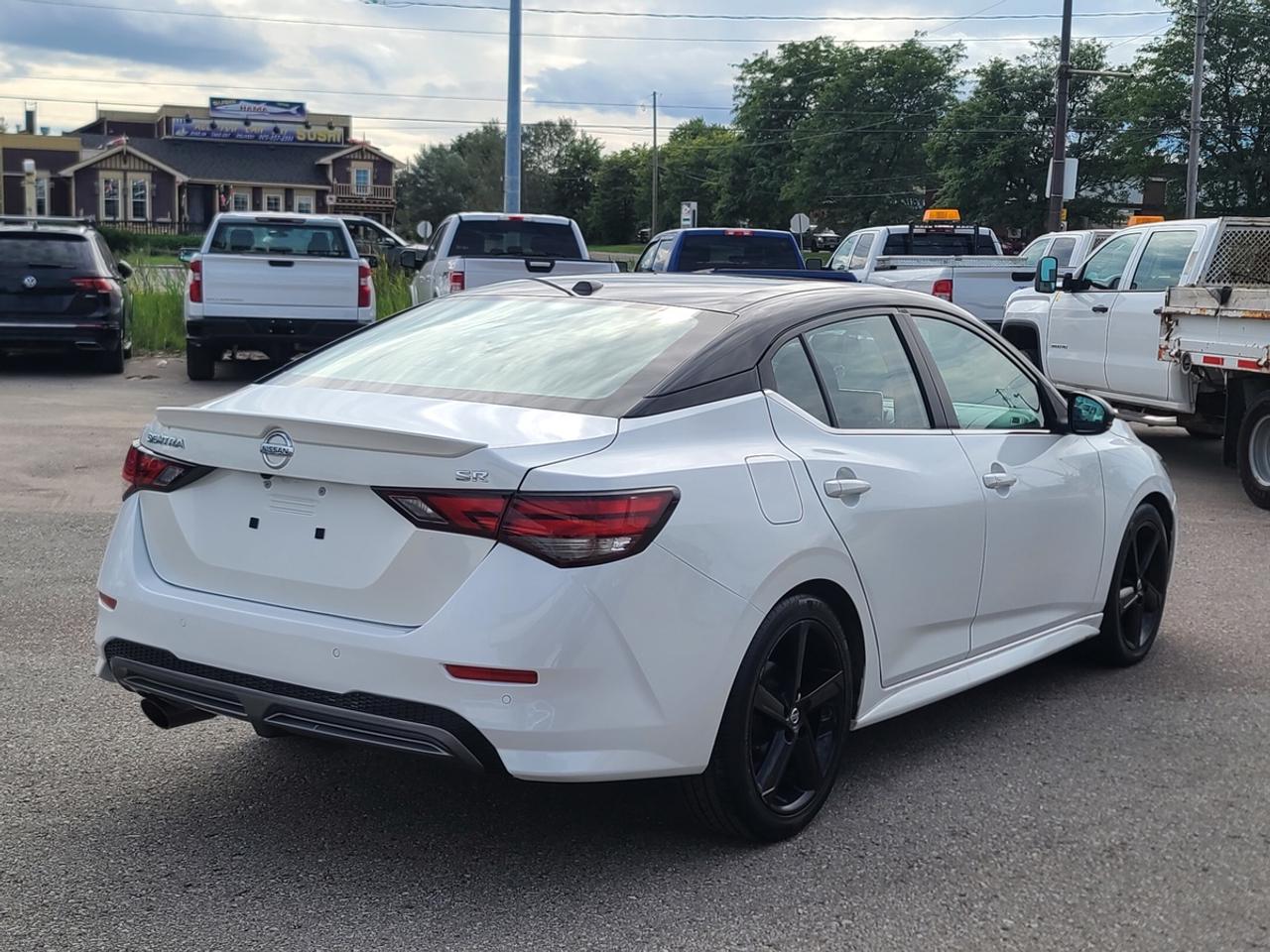 2022 Nissan Sentra SR Photo