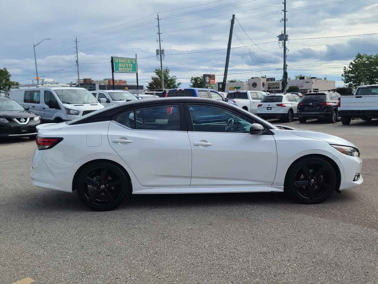 2022 Nissan Sentra SR Photo