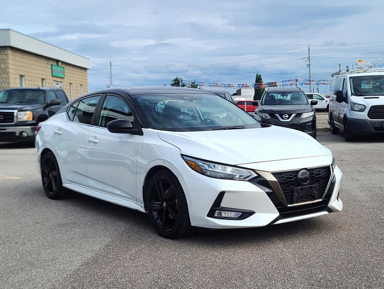 2022 Nissan Sentra SR Photo
