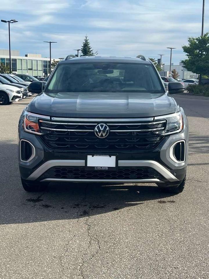 2024 Volkswagen Atlas Peak Edition 2.0 TSI 4MOTION Remote Starter  Alloy Wheels  3rd Row Seat  Apple/Android CarPlay Photo