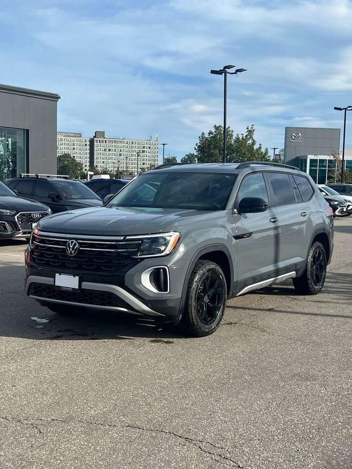 2024 Volkswagen Atlas Peak Edition 2.0 TSI 4MOTION Remote Starter  Alloy Wheels  3rd Row Seat  Apple/Android CarPlay Photo