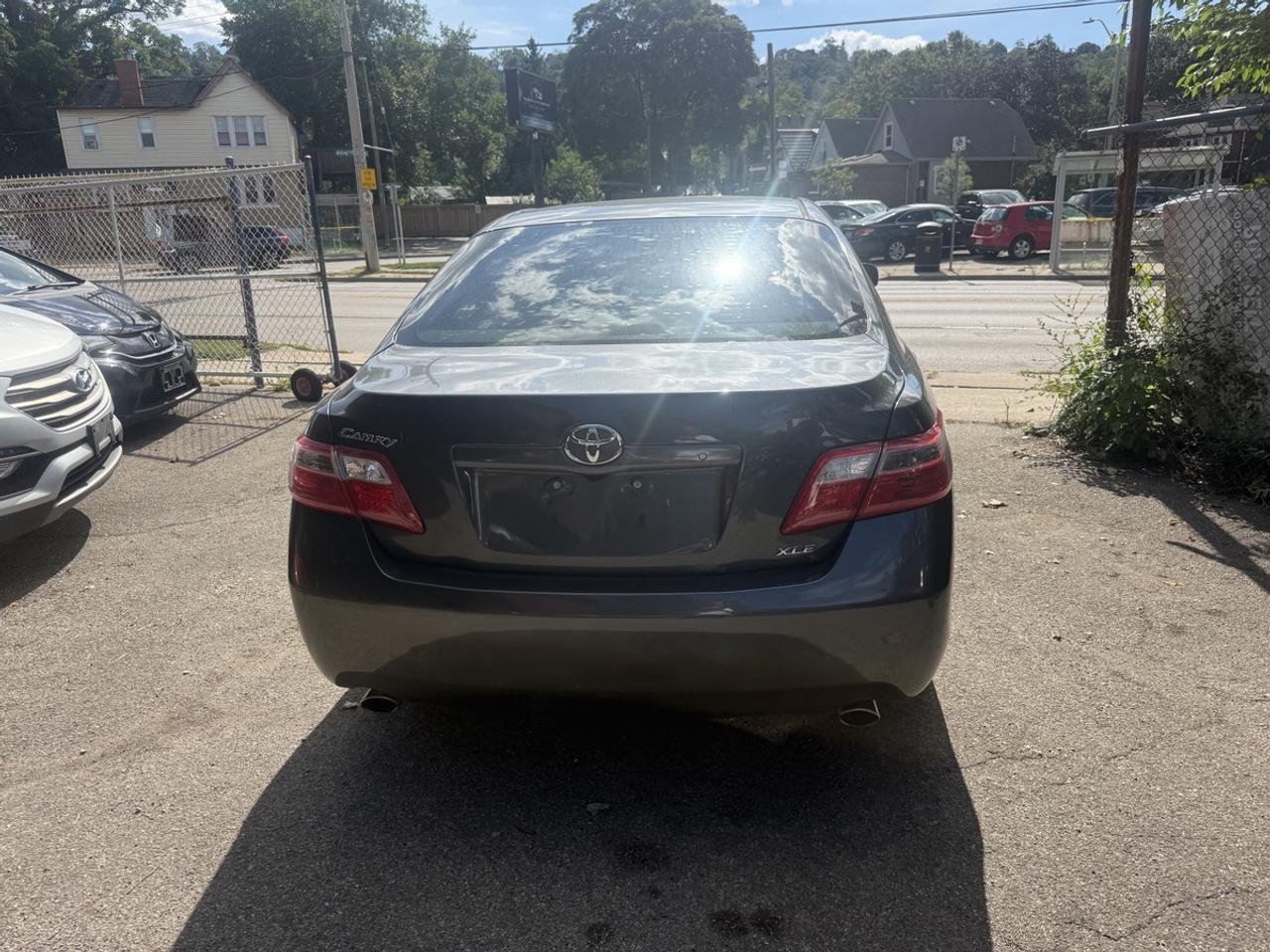 2009 Toyota Camry XLE Photo3