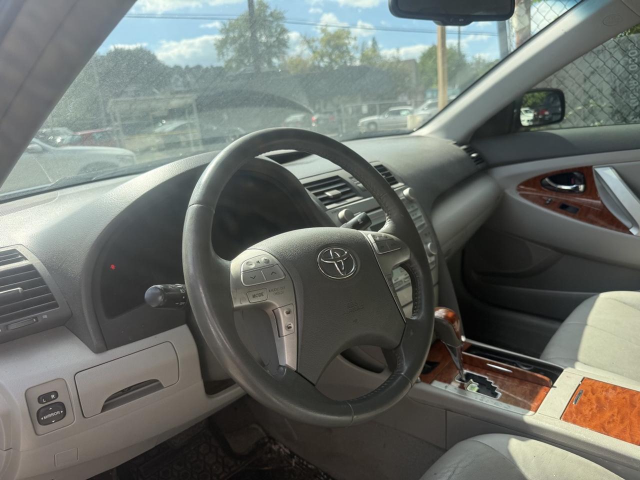 2009 Toyota Camry XLE Photo