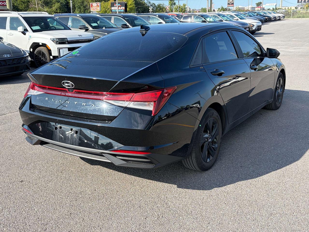 2022 Hyundai Elantra Preferred Photo