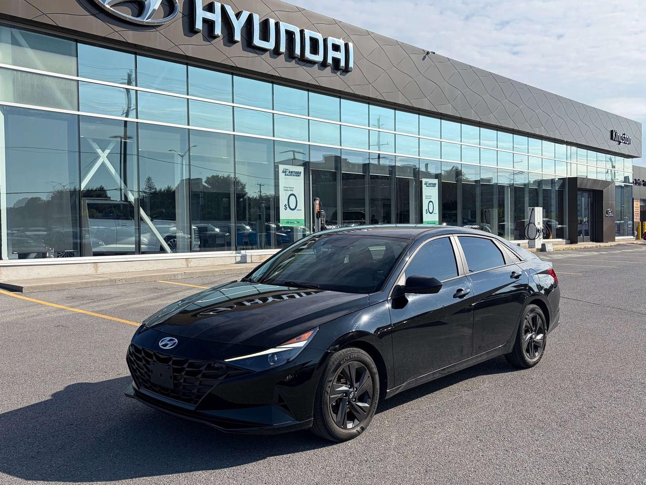 2022 Hyundai Elantra Preferred Photo0