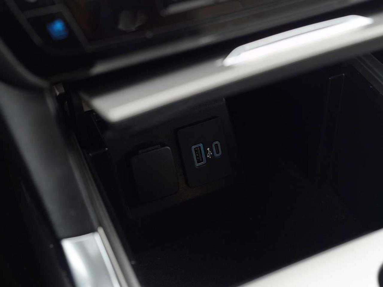 2022 Ford Explorer Limited AWD SUNROOF LEATHER SEATS Photo