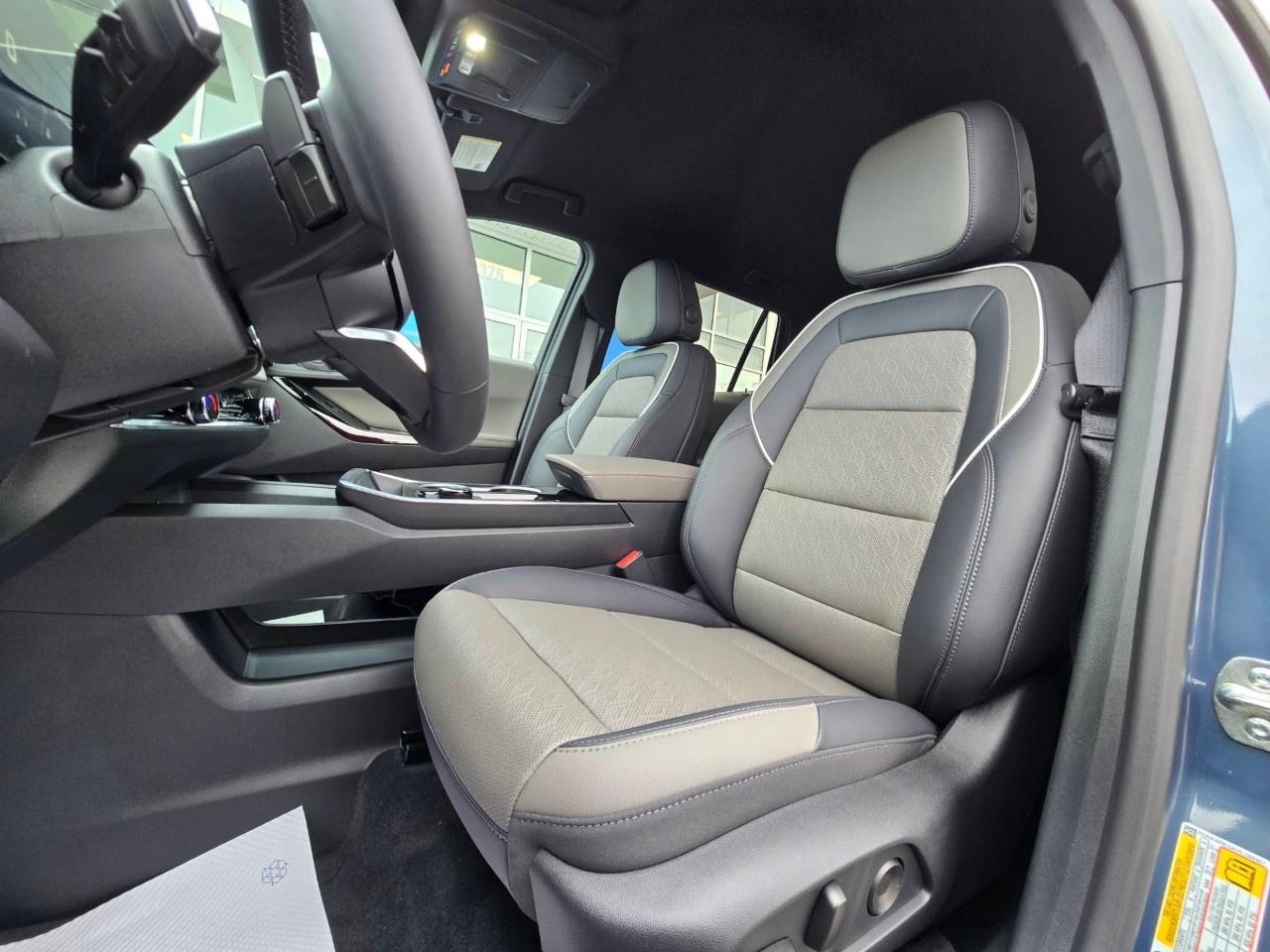 2027 Chevrolet Equinox AWD LT Photo