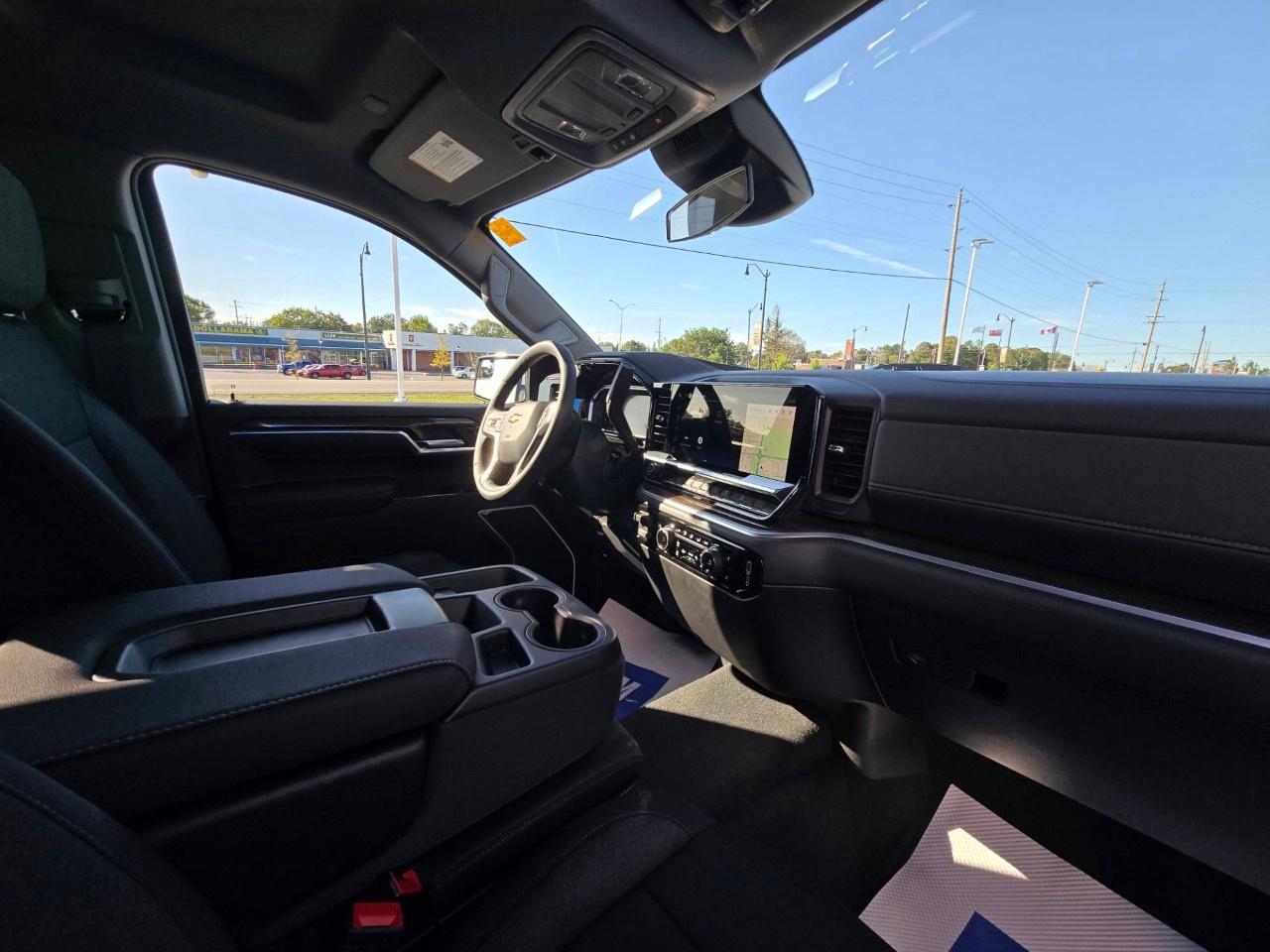 2026 Chevrolet Silverado 1500 Crew Cab Short Box 4-Wheel Drive LT Photo