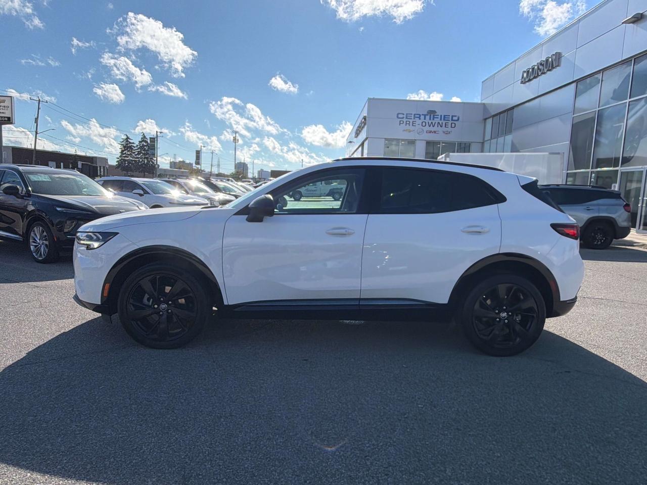 2022 Buick Envision Essence AWD Photo5