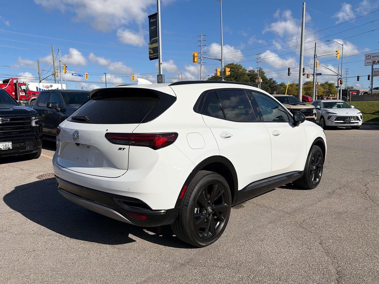 2022 Buick Envision Essence AWD Photo