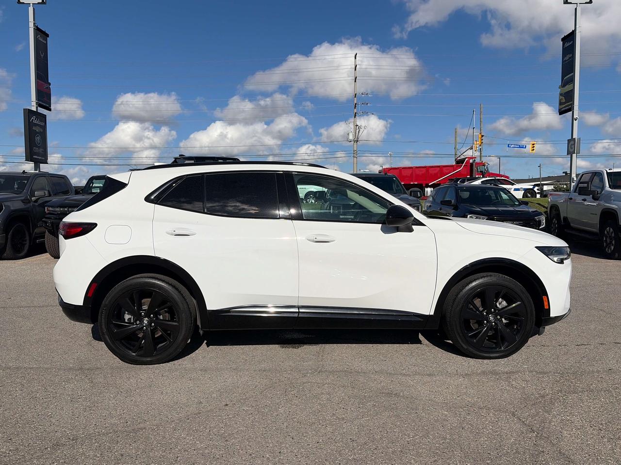 2022 Buick Envision Essence AWD Photo