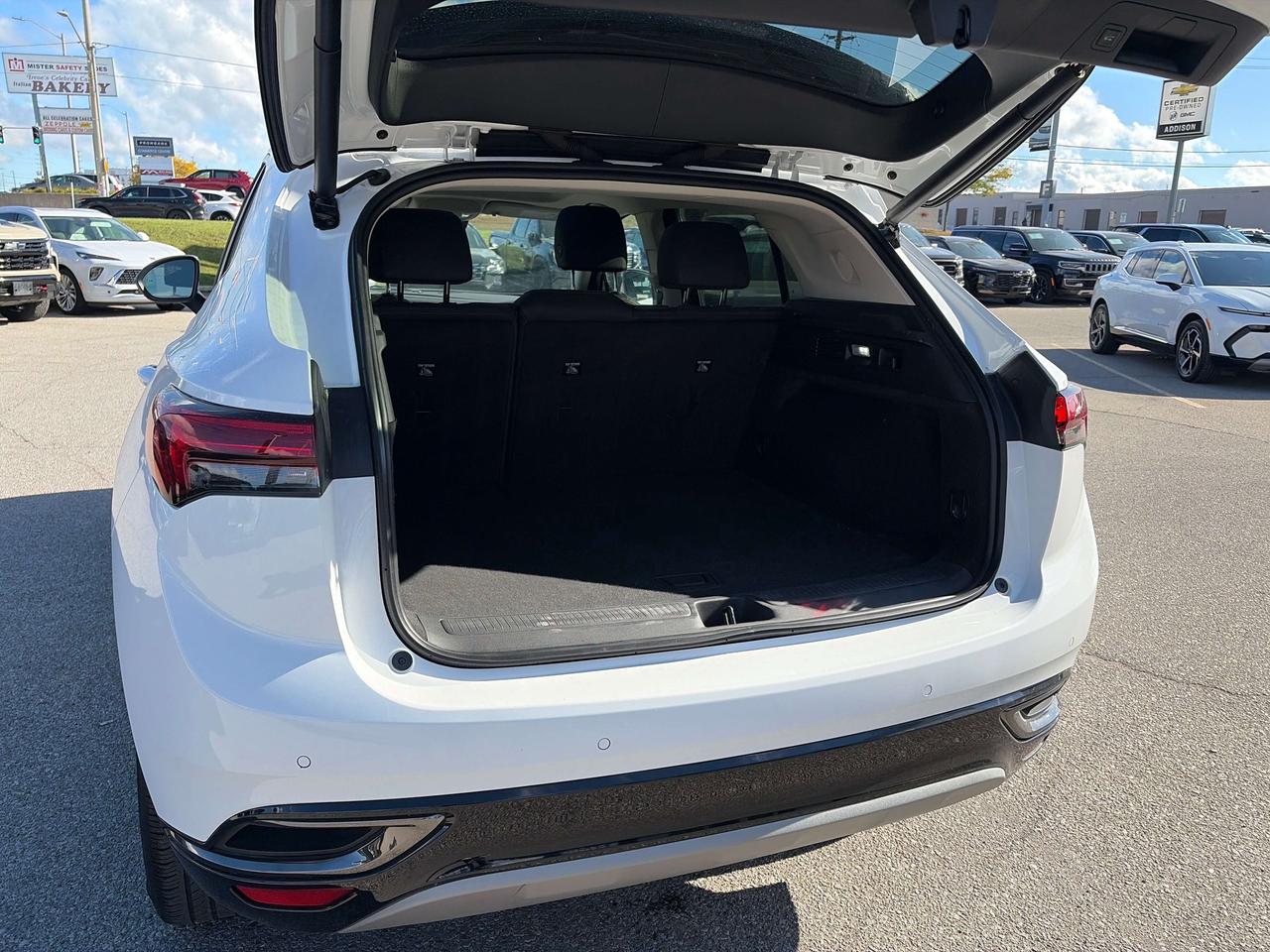 2022 Buick Envision Essence AWD Photo