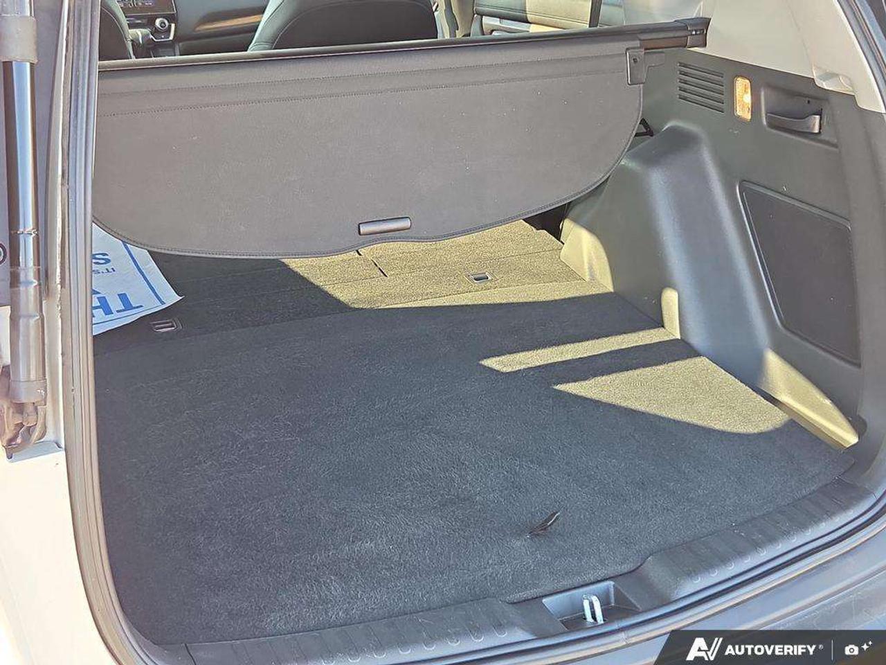 2022 Honda CR-V Touring   SUNROOF   LEATHER   NO CLAIMS Photo