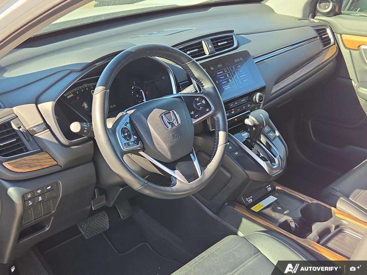 2022 Honda CR-V Touring   SUNROOF   LEATHER   NO CLAIMS Photo