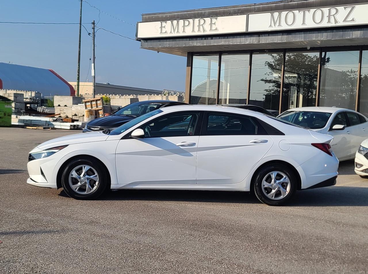 2021 Hyundai Elantra SEL Photo